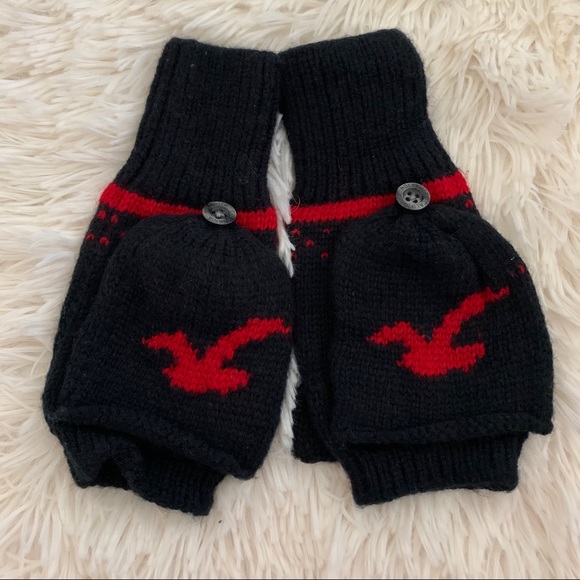 Hollister Knit Gloves - Picture 2 of 4